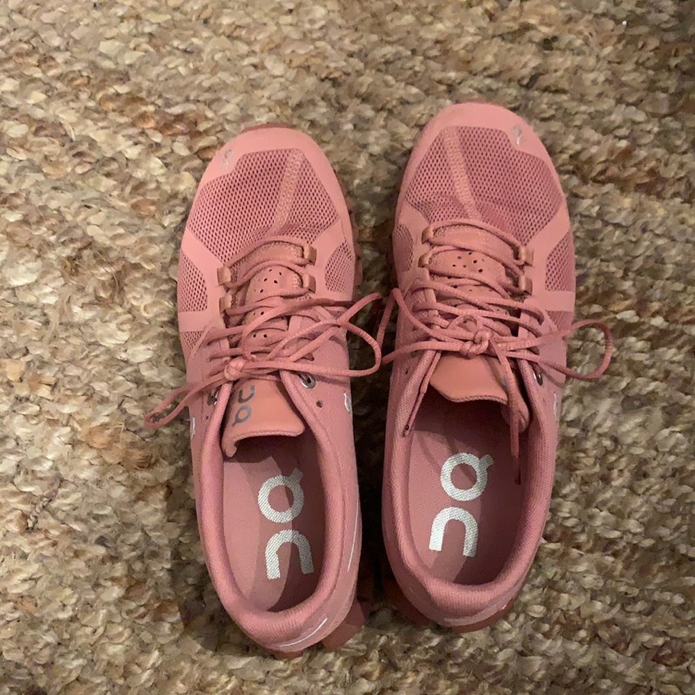On Running Shoes- Pink
